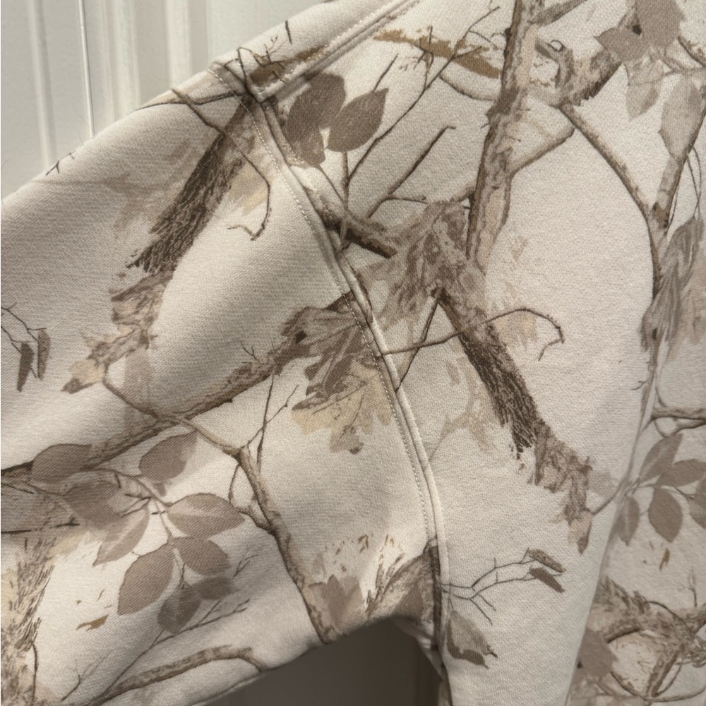 Abercrombie & Fitch Soft Ivory Nature Camo Sweatshirt Size L - Picture 2 of 13